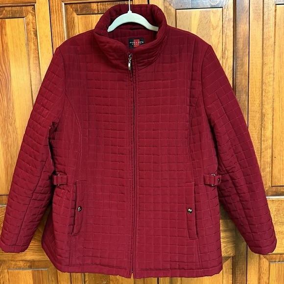 Women's Gallery Red Quilted Jacket Adjustable Sides Pockets Size 1X - Picture 2 of 8